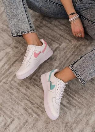 Жіночі кросівки nike air force 1 lx wmns white pink blue

женские кроссовки найк аир форс