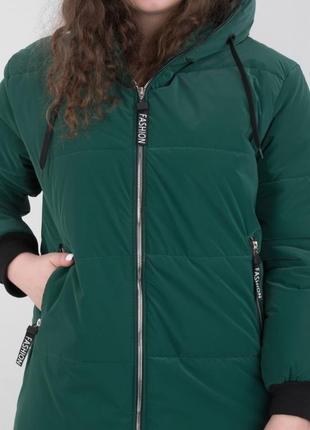 Стильна зелена осіння демісезон куртка з капюшоном батал великий розмір