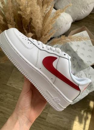 Жіночі кросівки nike air force 1 white red 63 фото