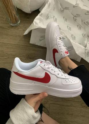 Жіночі кросівки nike air force 1 white red 64 фото