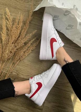 Жіночі кросівки nike air force 1 white red 67 фото