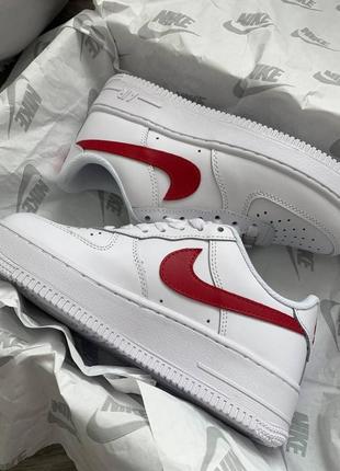 Жіночі кросівки nike air force 1 white red 610 фото