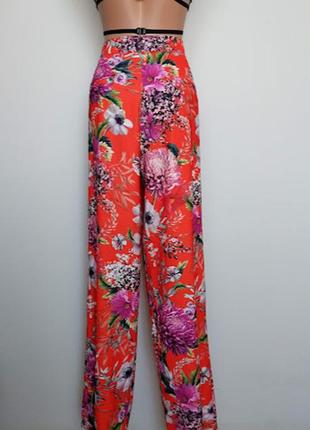 Чудові штани в квітковий принт. peruna5 фото