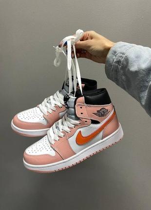 Жіночі кросівки  nike air jordan 1 retro high pink orange

/ женские кроссовки найк аир джордан2 фото