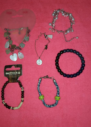 Набор шесть браслетов на руку