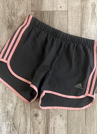 Тренувальні шорти adidas для занять спортом