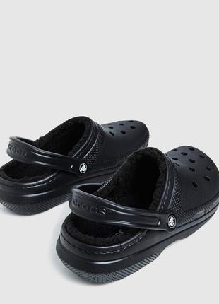 Крокс классик черные с мехом crocs lined clog black10 фото