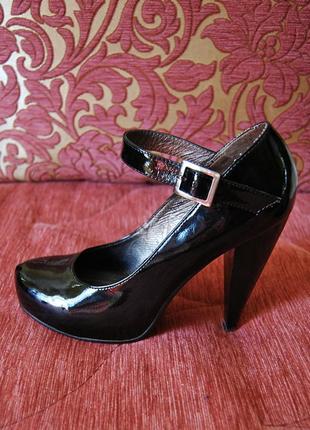 Шкіряні лакові туфлі 24 см