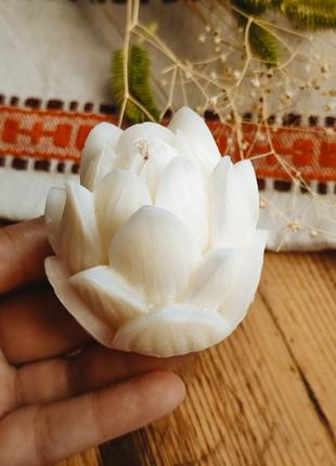 Натуральна свічка лотос, у формі лотоса