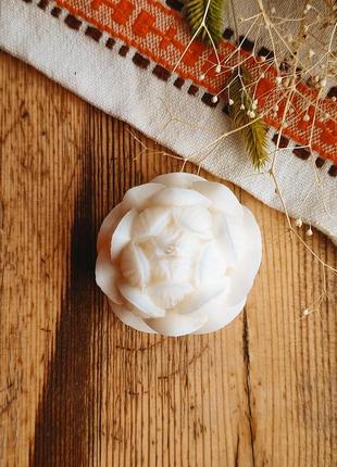 Натуральна свічка лотос, у формі лотоса