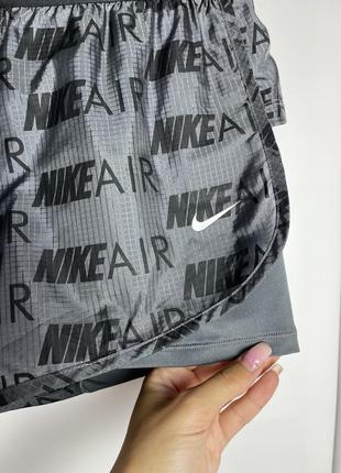 Подвійні шорти nike air монограм лампасна резинка найк спортивні  для тренувань7 фото