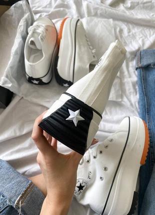 Трендові масивні білі кеди в стилі конверс converse run star hike white на високій платформі женские белые массивные кеды на высокой подошве2 фото