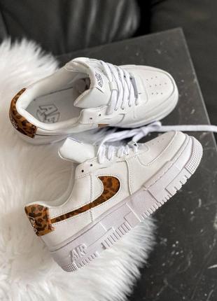 Жіночі кросівки nike air force 1 pixel se leopard / smb