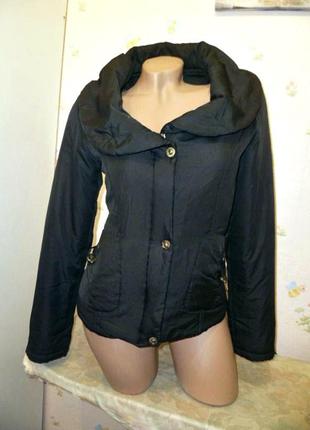 Брендовая теплая куртка курточка осень-весна короткая черная,дефект1 фото