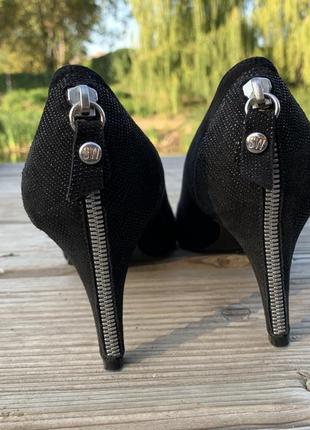 Ідеальні базові туфлі-човники stuart weitzman8 фото