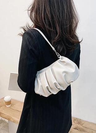 Сумочка-хмаринка (слонова кістка)