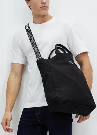 Сумка тоте calvin klein с логотипом !