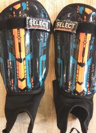 Футбольные щитки select