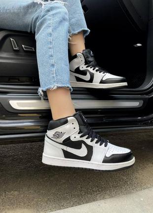 Nike air jordan 1 black white трендові жіночі кросівки найк джордан чорно білі весна літо осінь женские высокие чёрно белые кроссовки5 фото