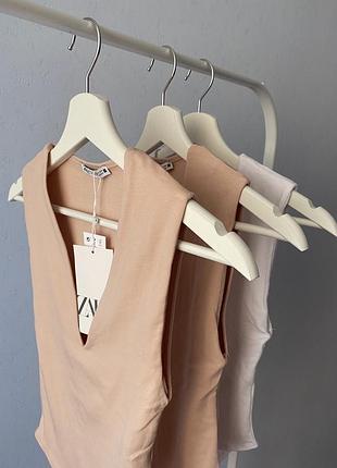 Боді з v-подібним вирізом zara