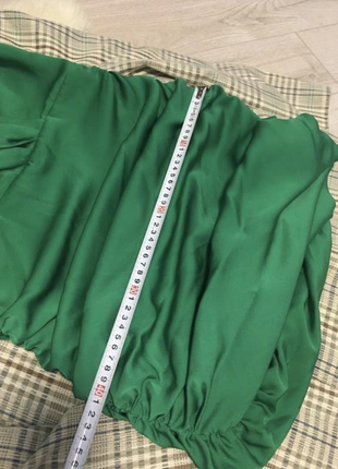 Трендова зелена сукня на стяжках3 фото