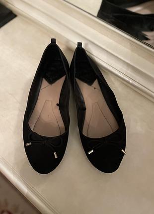 Чёрные балетки