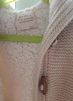 Вязаное пальто с меховой подкдадкой zara