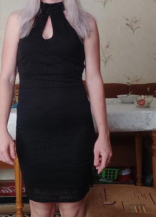 Чорне плаття з чокером і відкритою спиною3 фото
