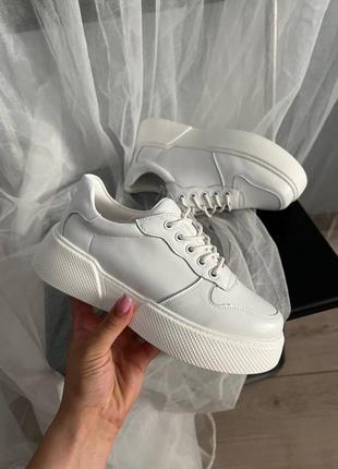 Стримані повсякденні білі кросівки з натуральної шкіри високої якості2 фото