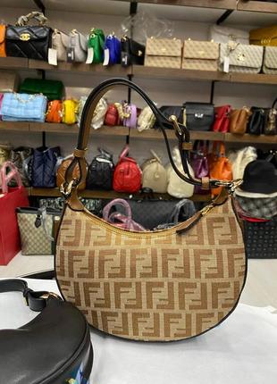 Сумка fendi 2022 клатч фенді коричнева кольорові сумки брендові брендова сумка-клатч в стилі фенді біла чорна золота срібна сумка фенді6 фото