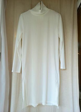 Трендовое платье в рубчик длинное разрез белое гольф базовое распродажа