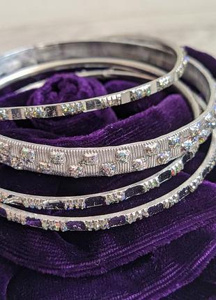 Набір тонких браслетів з різьбленого алюмінію, 4 шт.