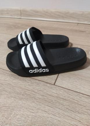 Шльопанці adidas.1 фото