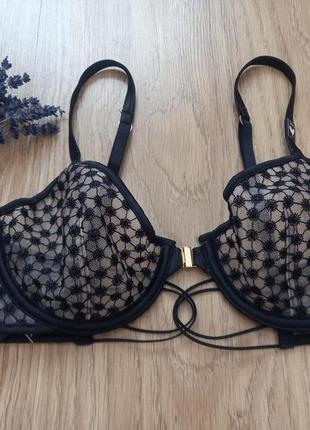 Люксовий бюстгалтер victoria's secret 75c ,маломірить на 75b.