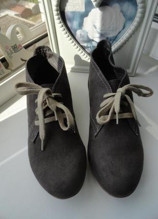 Замшеві черевички