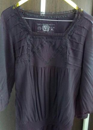 Вискозная черная блуза с кружевом