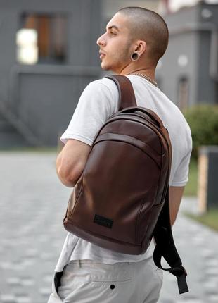 Зручний великий місткий коричневий рюкзак для ноутбука1 фото