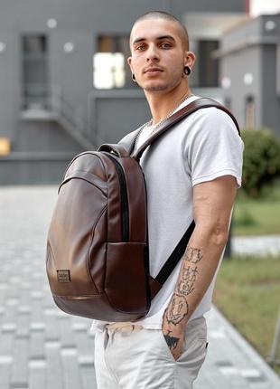 Зручний великий місткий коричневий рюкзак для ноутбука7 фото