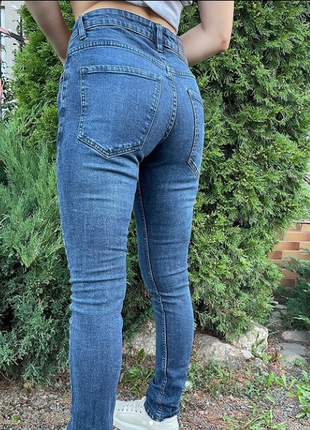 Жіночіі джинси