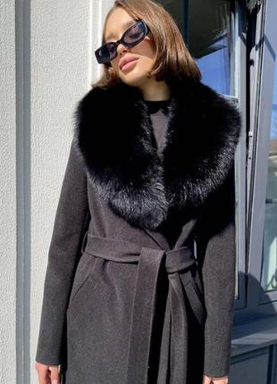 Шикарна жіноча зимове чорне пальто з цільної хутром песця2 фото