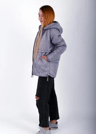 Женская демисезонная стеганая куртка лавандового цвета3 фото