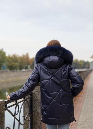Практичная женская зимняя куртка с песцовой опушкой2 фото