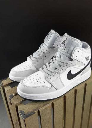 Кросівки жіночі nike air jordan retro 1/кроссовки женские найк аир джордан 13 фото