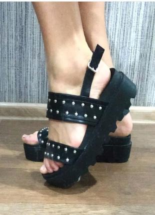 Женские босоножки8 фото