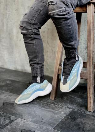 Чоловічі кросівки adidas yeezy boost 700 v3 azael blue чоловічі кросівки адідас