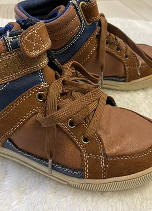 Високі демісезонні кеди