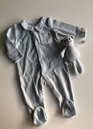 Велюровий чоловічок ніжно блакитного кольору