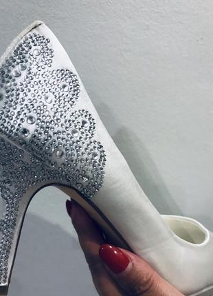 Новые туфли нарядные 38 р