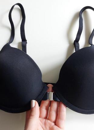 Гладенький бюстгальтер застібка спереду