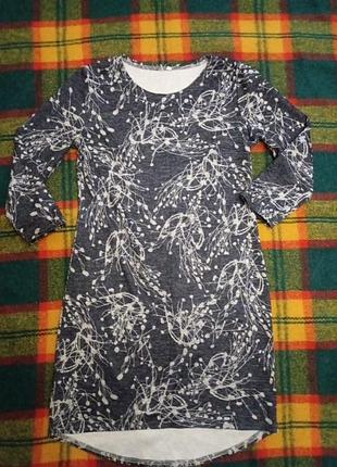 Сукня розміру м,стан хороший